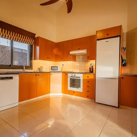 Panorama - Stunning Views In With Hot Tub, Pool, Garden