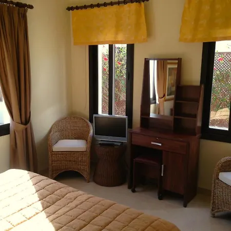 Panorama - Stunning Views In With Hot Tub, Pool, Garden *