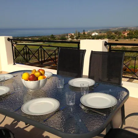 Panorama - Stunning Views In With Hot Tub, Pool, Garden Kouklia