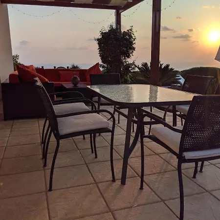 Panorama - Stunning Views In With Hot Tub, Pool, Garden Villa