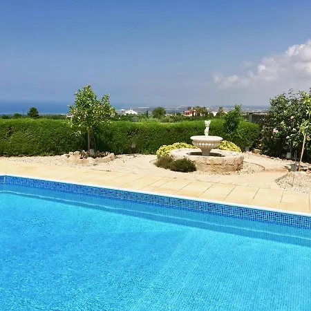 Panorama - Stunning Views In With Hot Tub, Pool, Garden