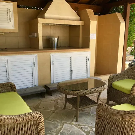 Panorama - Stunning Views In With Hot Tub, Pool, Garden * Kouklia