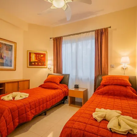 Villa Panorama - Stunning Views In With Hot Tub, Pool, Garden Kouklia