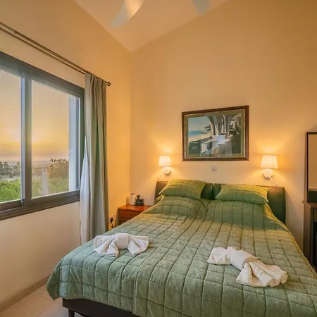 Panorama - Stunning Views In With Hot Tub, Pool, Garden * Kouklia