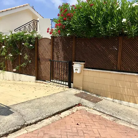 Panorama - Stunning Views In With Hot Tub, Pool, Garden Villa