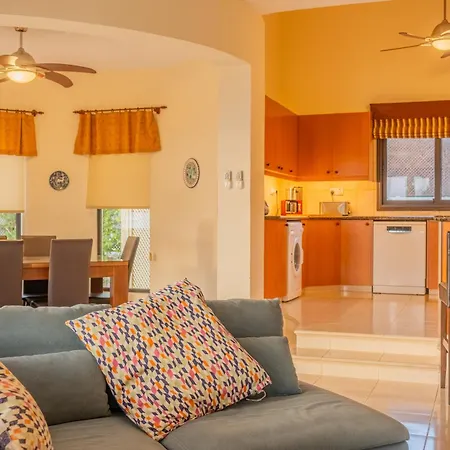 Panorama - Stunning Views In With Hot Tub, Pool, Garden