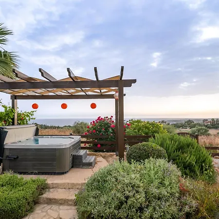 Panorama - Stunning Views In With Hot Tub, Pool, Garden וילה