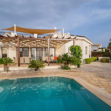 Panorama - Stunning Views In With Hot Tub, Pool, Garden Villa Kouklia