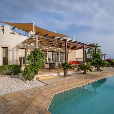 Panorama - Stunning Views In With Hot Tub, Pool, Garden Kouklia