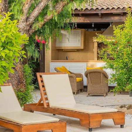 Panorama - Stunning Views In With Hot Tub, Pool, Garden Villa *