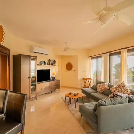 Panorama - Stunning Views In With Hot Tub, Pool, Garden *