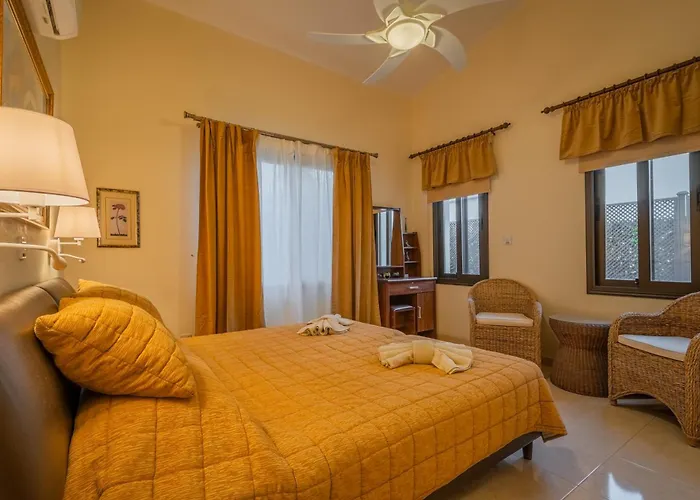 Panorama - Stunning Views In With Hot Tub, Pool, Garden Villa Kouklia