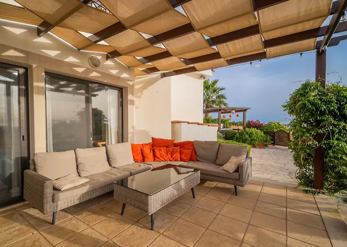 Villa Panorama - Stunning Views In With Hot Tub, Pool, Garden *