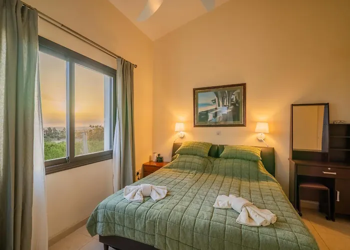 Panorama - Stunning Views In With Hot Tub, Pool, Garden * Kouklia