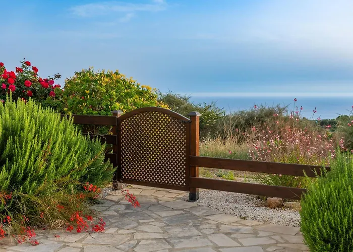 Panorama - Stunning Views In With Hot Tub, Pool, Garden Villa Kouklia