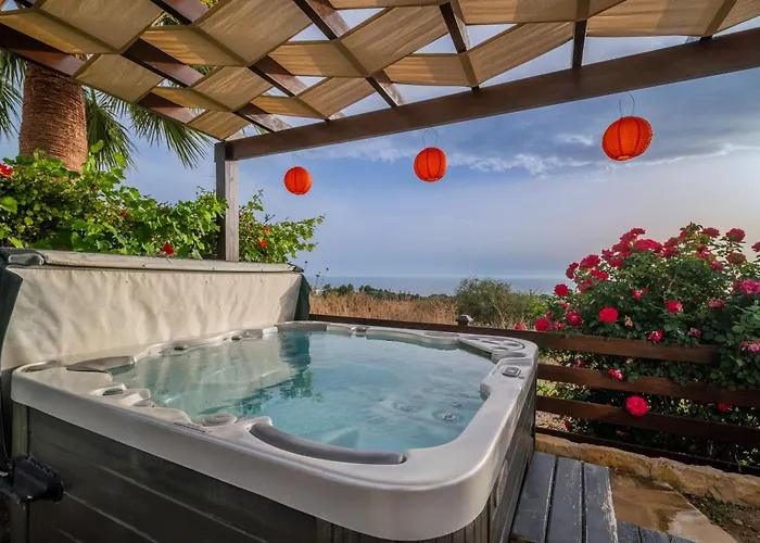 Panorama - Stunning Views In With Hot Tub, Pool, Garden * Kouklia