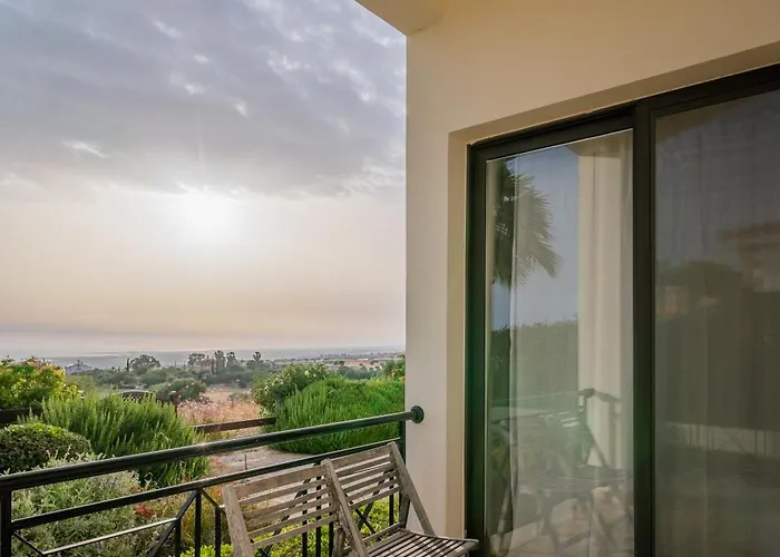 Villa Panorama - Stunning Views In With Hot Tub, Pool, Garden *