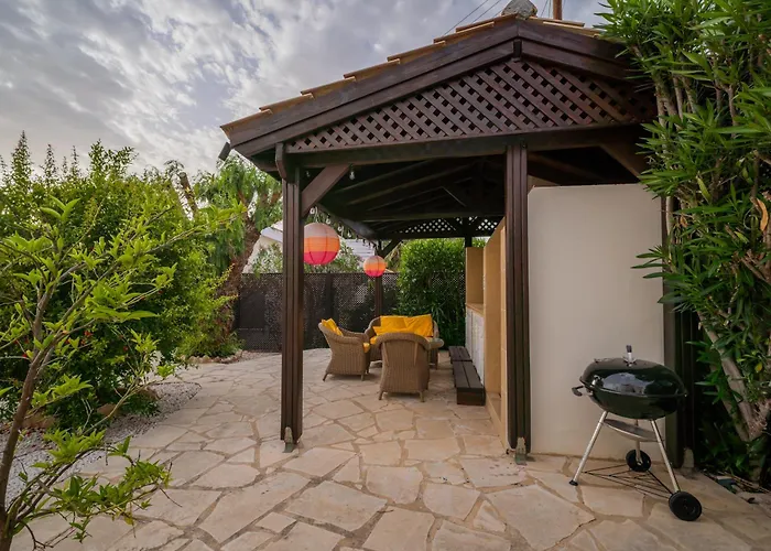 Panorama - Stunning Views In With Hot Tub, Pool, Garden