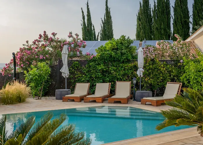 Panorama - Stunning Views In With Hot Tub, Pool, Garden Villa